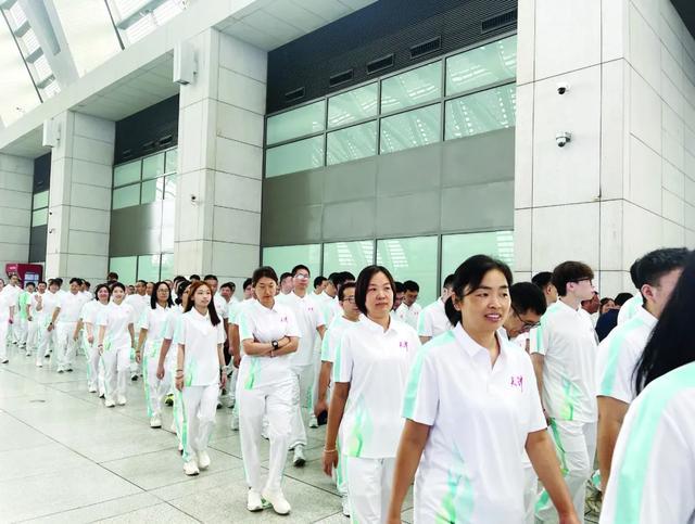 名裁判员随, 候车大厅增, 财政资金适 名裁判员随, 候车大厅增, 财政资金适