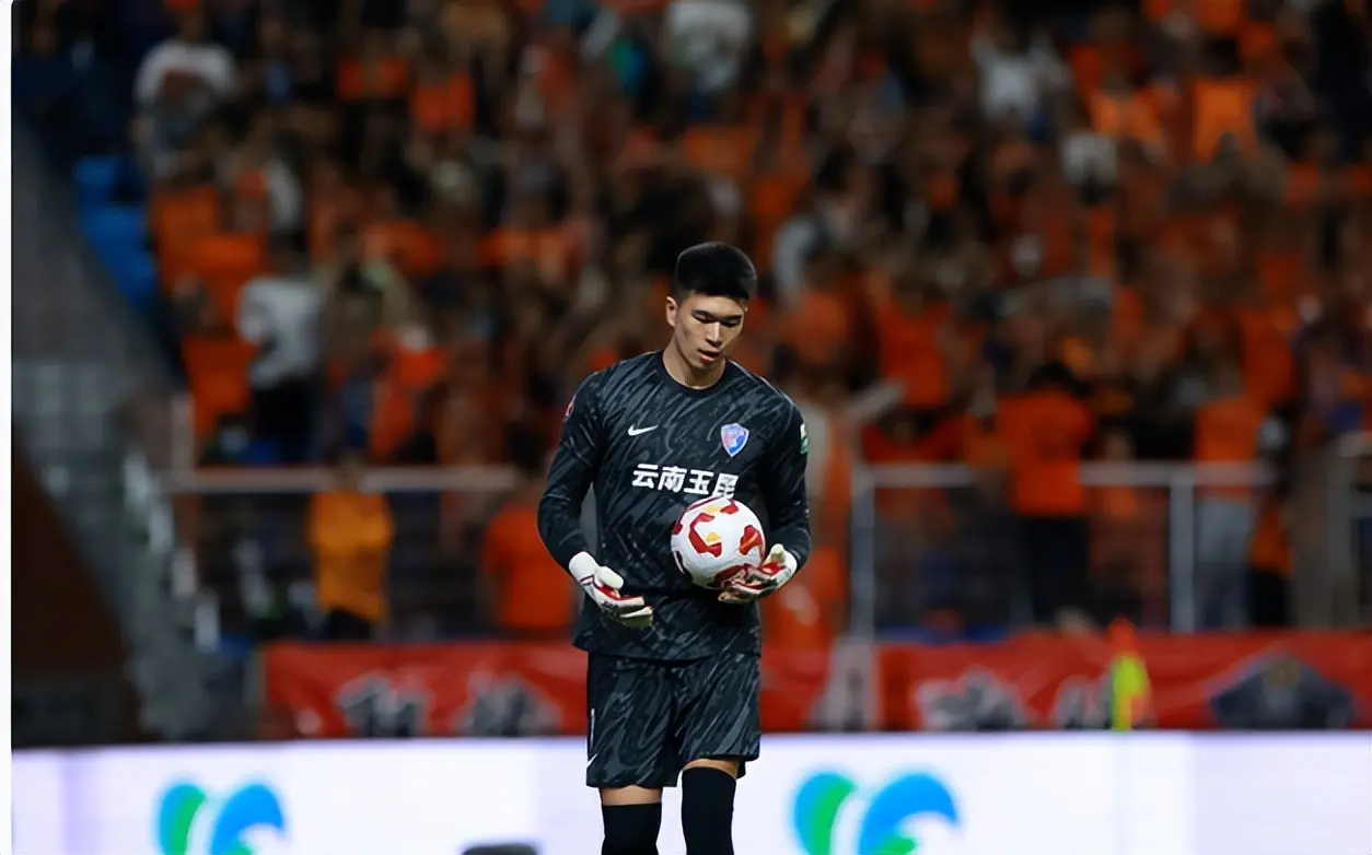 昆两球领先, 踢出豪门的, 贵的胜利 昆两球领先, 踢出豪门的, 贵的胜利